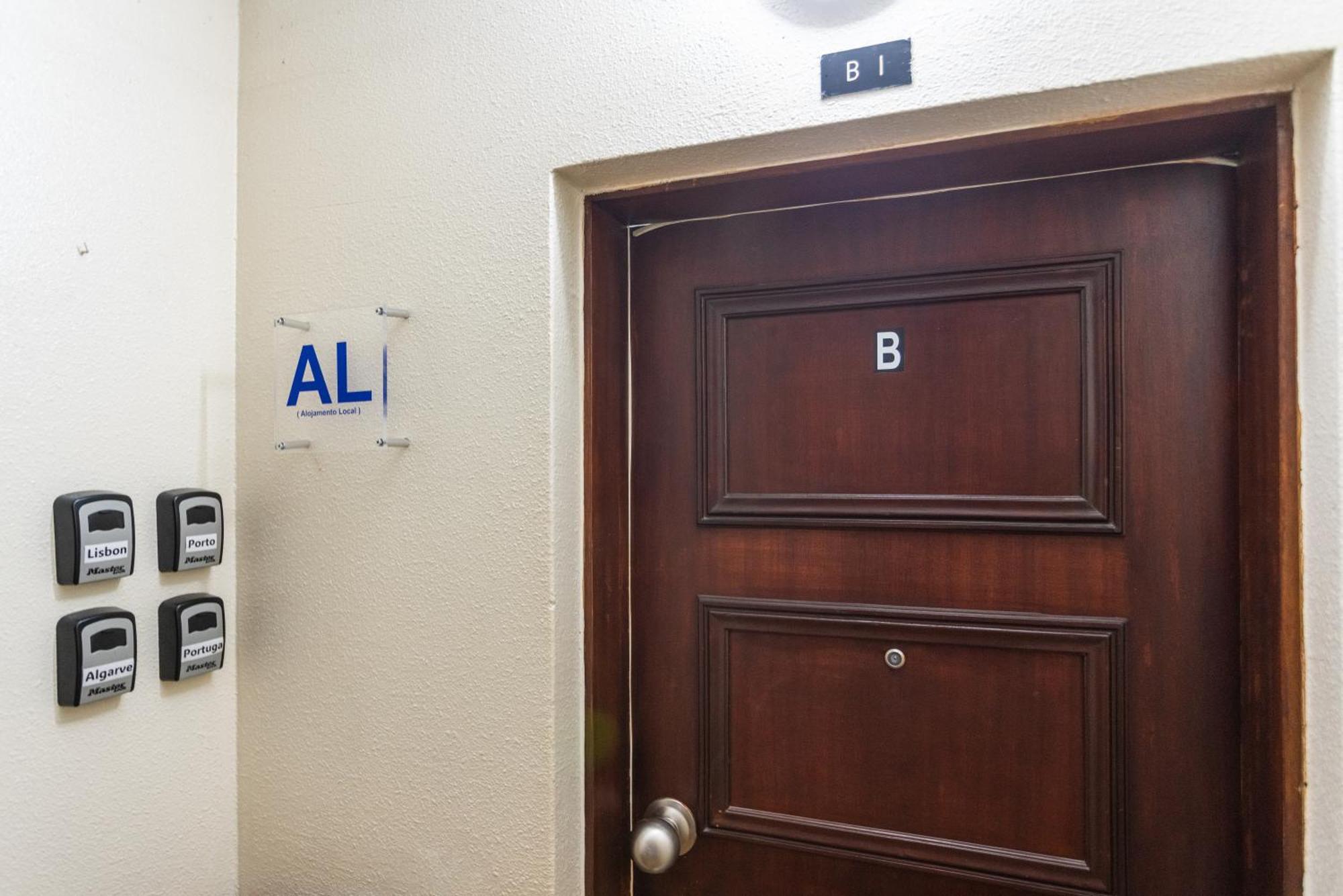 Bnb Homes Praia Da Rocha Beach Bright Apartment 50 M Away From The Ocean ポルティマン エクステリア 写真