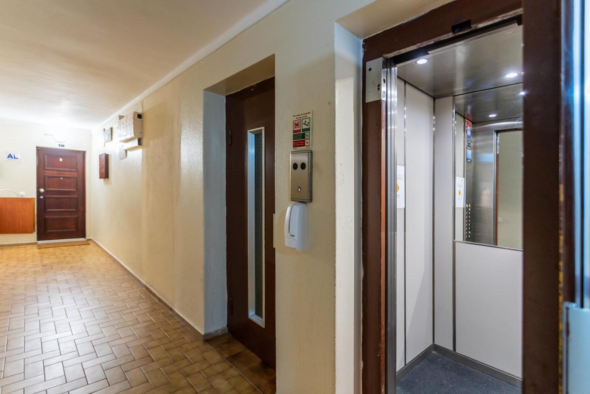 Bnb Homes Praia Da Rocha Beach Bright Apartment 50 M Away From The Ocean ポルティマン エクステリア 写真